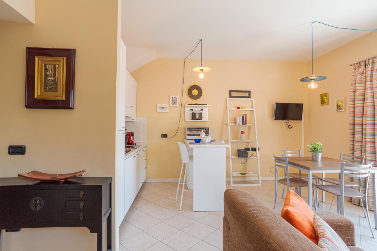 Lake Como Apartment With Balcony And Private Parking Ossuccio Ngoại thất bức ảnh
